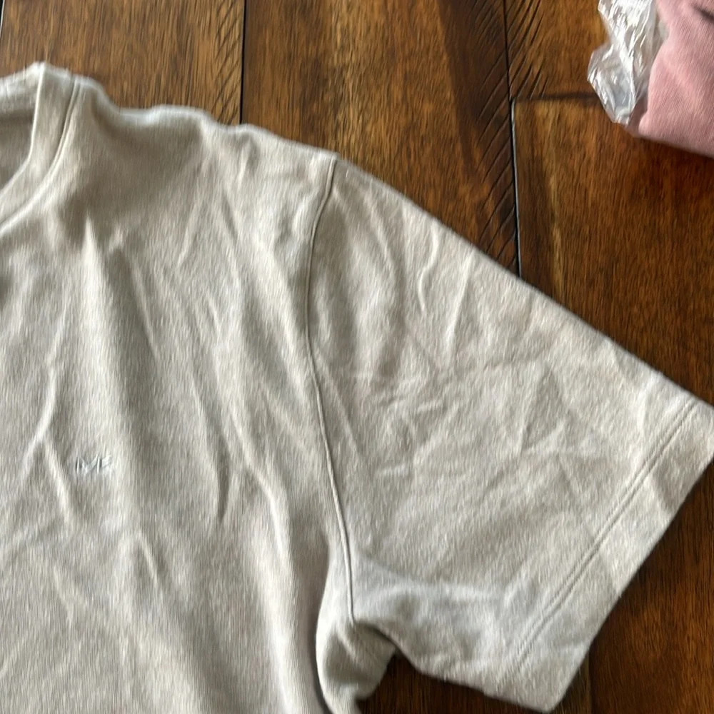 2 Michael Kors crew neck tees short sleeve tshirt MK logo blue beige Sz Small - Picture 4 of 10
